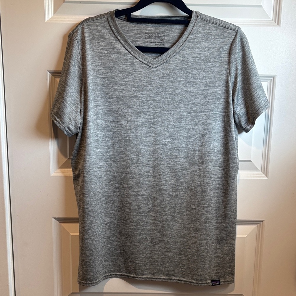 Patagonia Women's Heather Gray V-Neck Tee Capilene Baselayer